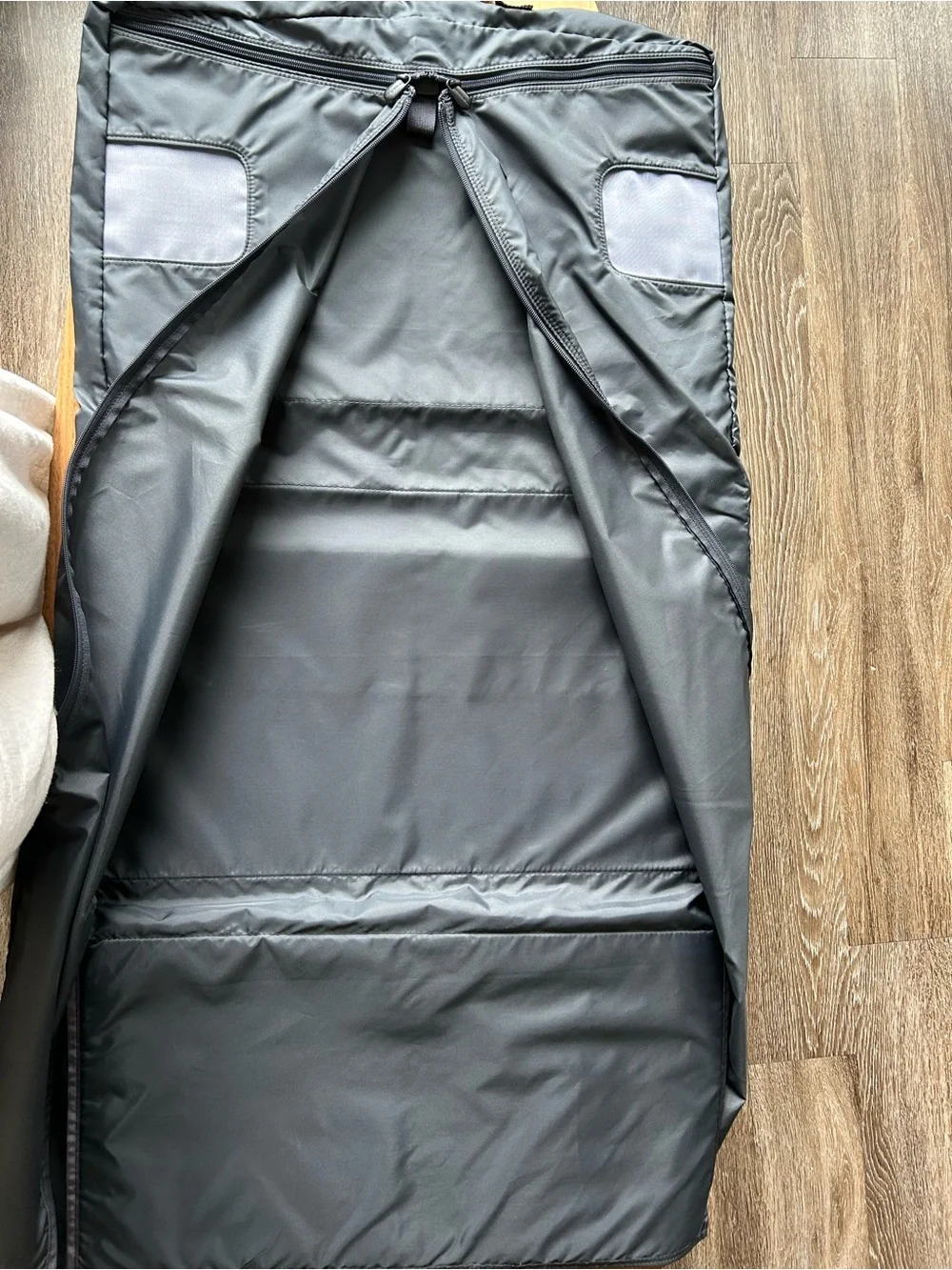 Briggs and Riley garment bag travelware suit garment protection Bag Clasic